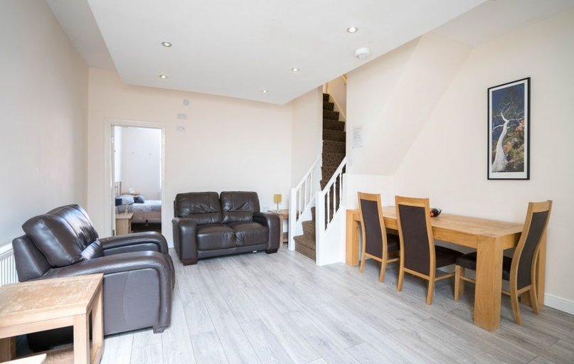 Flat 2B 341-343 Sharrowvale Road, Sharrowvale, Sheffield - Image 1