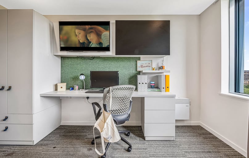 Studio - Silver, West View, Castlebank Street, Broomhill, Glasgow - Image 1