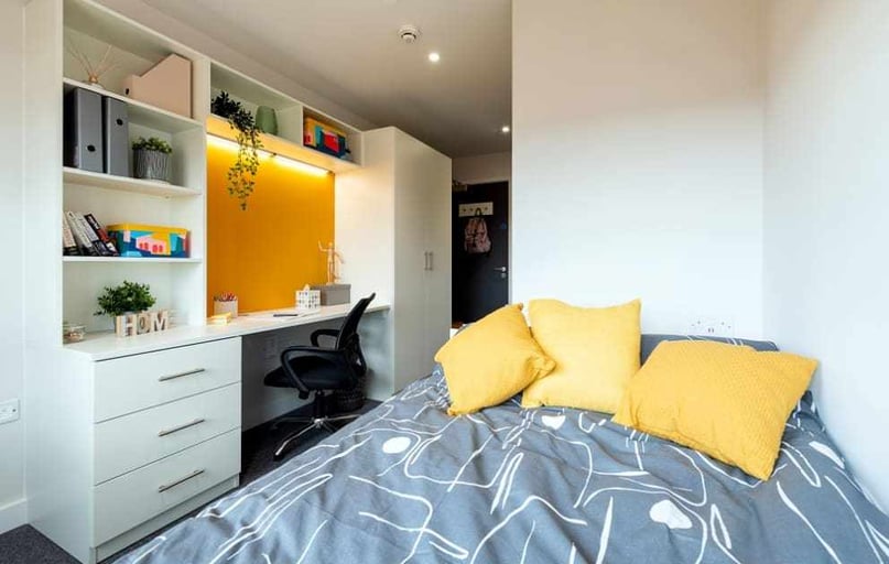 9 Bed Deluxe En-suite, Central Living, 74 Paris Street, St Sidwells, Exeter - Image 1