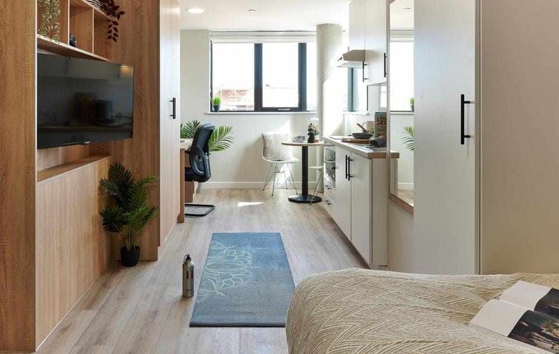 Platinum Plus Studio, 17a Christchurch Road, Central, Bournemouth - Image 1