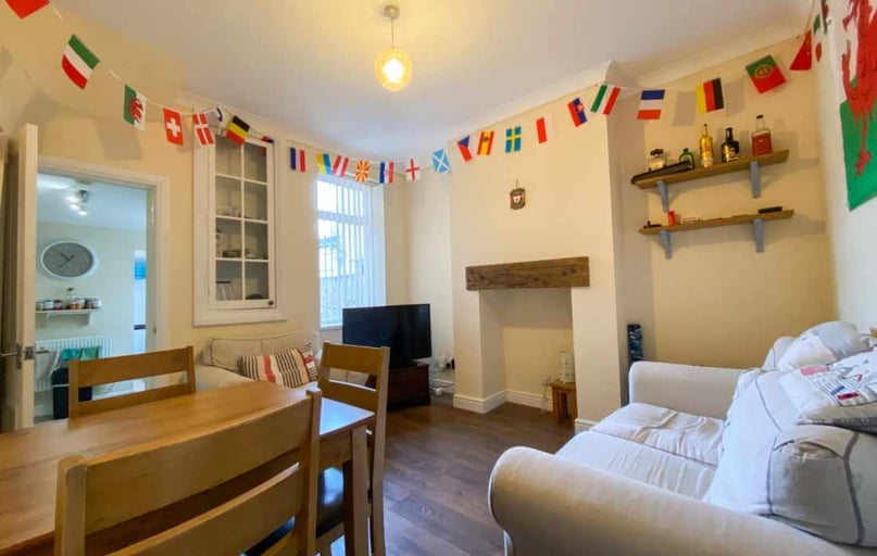 Roath, Plasnewydd, Cardiff - Image 1