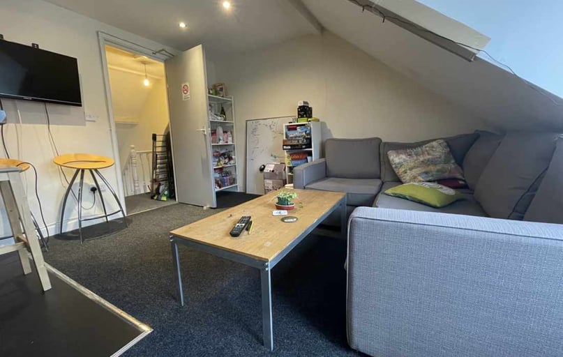 Cathays, Plasnewydd, Cardiff - Image 1