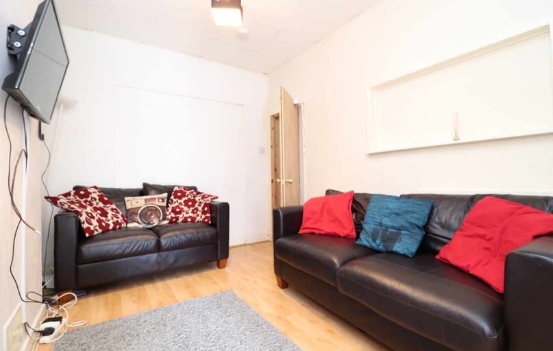 Cathays, Cardiff - Image 1