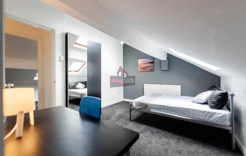 Salford, Irlams O' Th' Height - Image 1