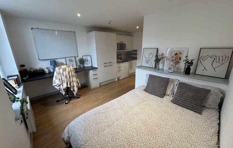 Percy Road, Aylestone Park, Leicester - Image 1