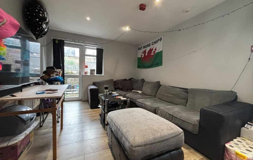 Cathays, Cardiff - Image 1