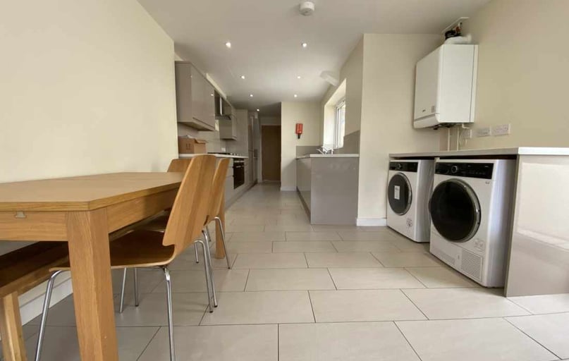 Cathays, Cardiff - Image 1