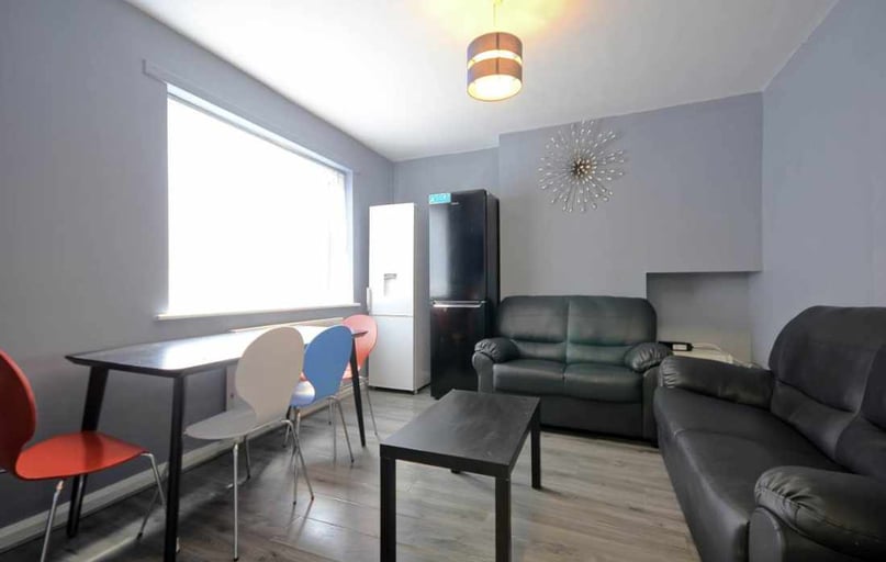 Everton, Low Hill, Liverpool - Image 1