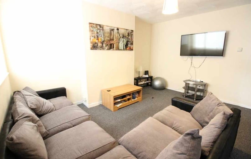 Roath, Plasnewydd, Cardiff - Image 1