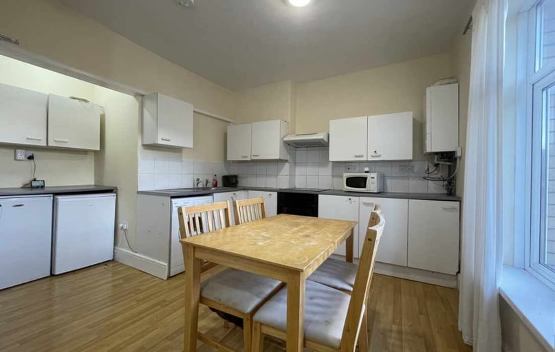 Cathays, Cardiff - Image 1