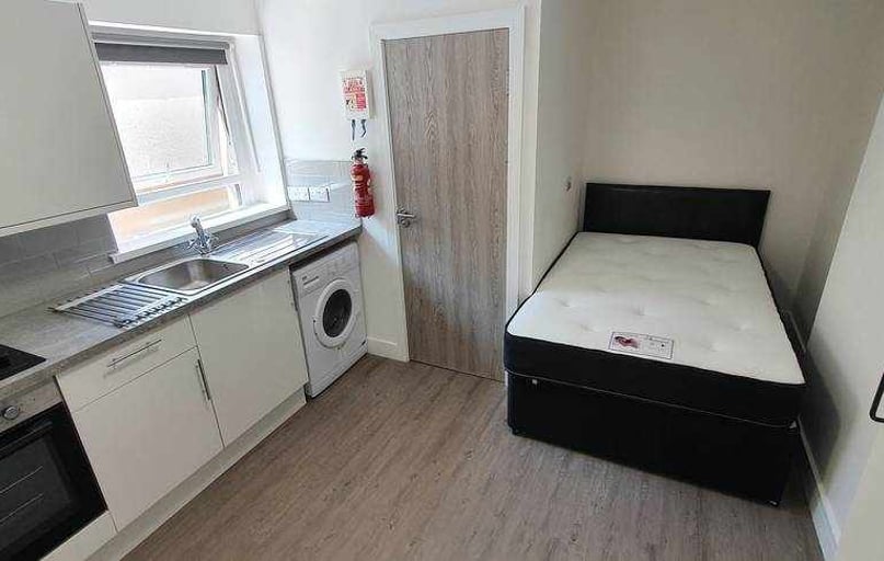  3, 19, Adamstown, Cardiff - Image 1