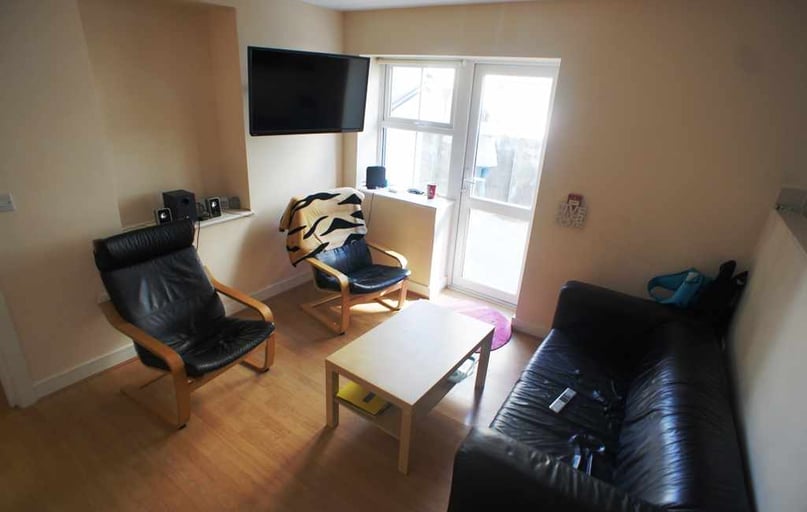 Cathays, Plasnewydd, Cardiff - Image 1