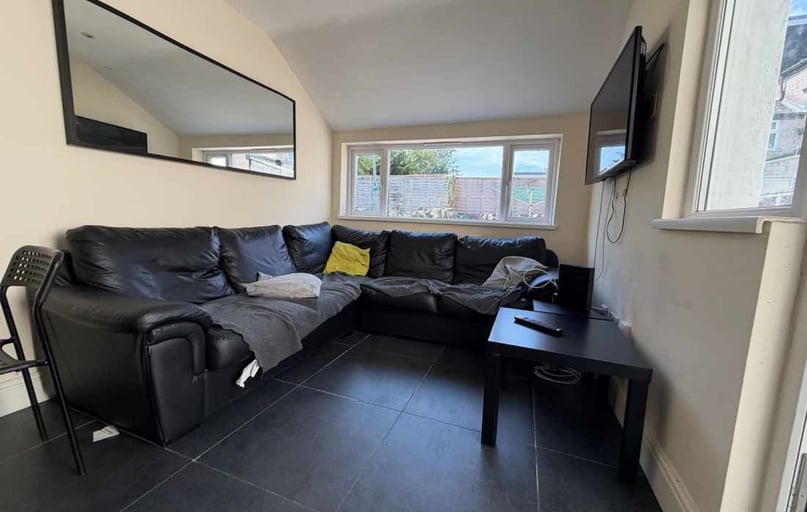 Cathays, Cardiff - Image 1