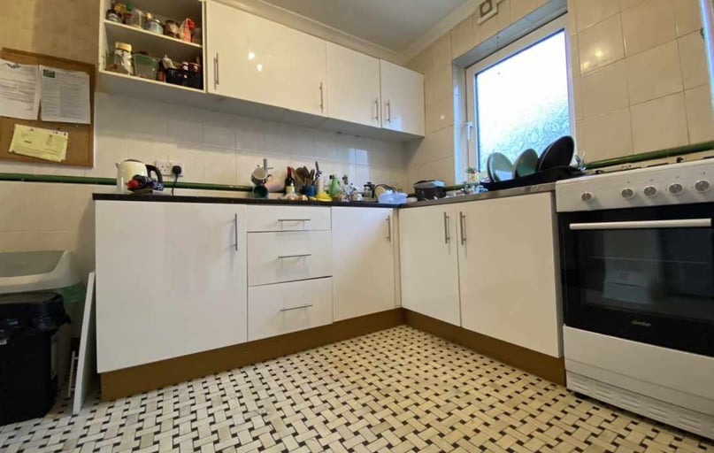 Cathays, Cardiff - Image 1