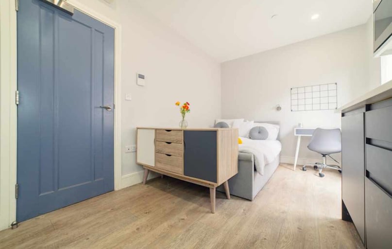 Cathays, Cardiff - Image 1