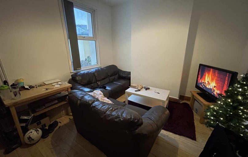 Cathays, Plasnewydd, Cardiff - Image 1