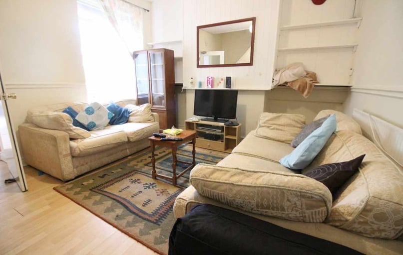 Roath, Plasnewydd, Cardiff - Image 1