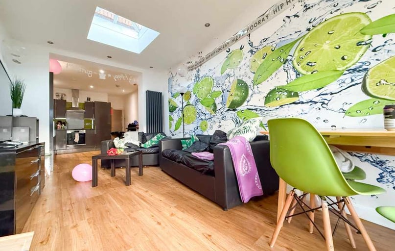 Cathays, Plasnewydd, Cardiff - Image 1