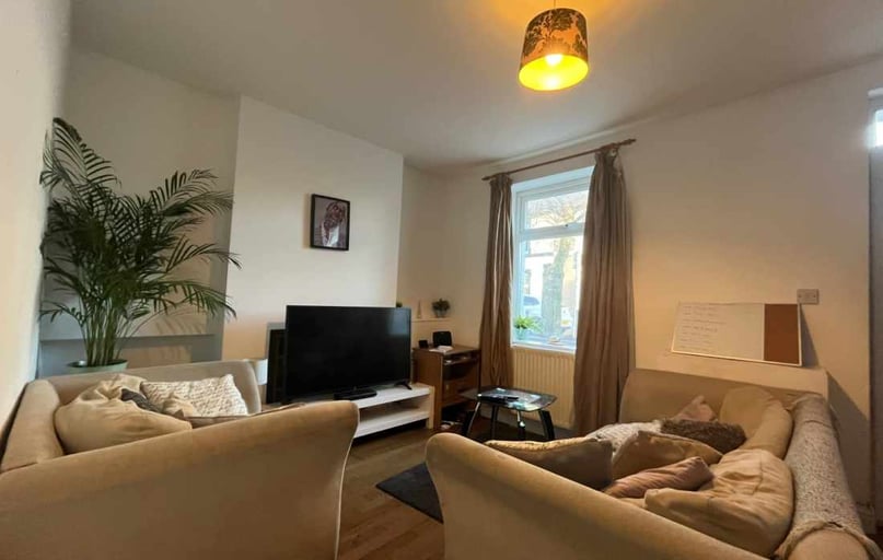 Cathays, Plasnewydd, Cardiff - Image 1