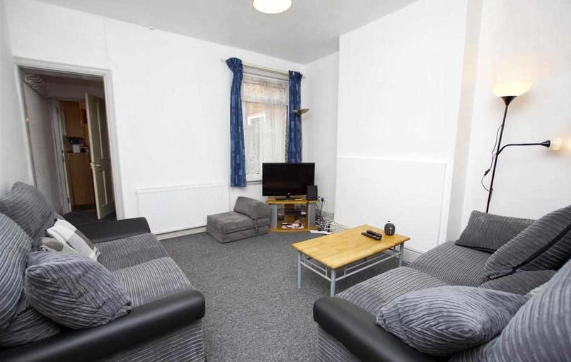 Warwards Lane, Selly Park, Birmingham - Image 1