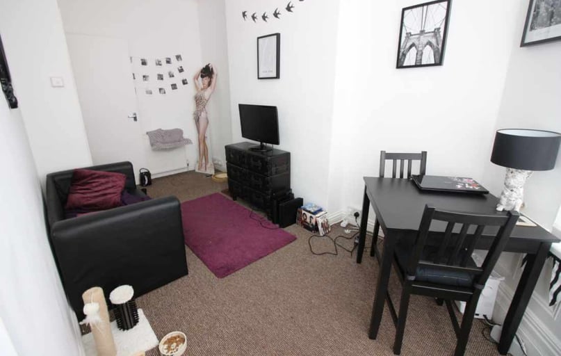 Roath, Plasnewydd, Cardiff - Image 1