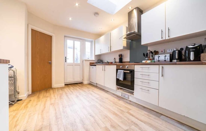 Cathays, Plasnewydd, Cardiff - Image 1