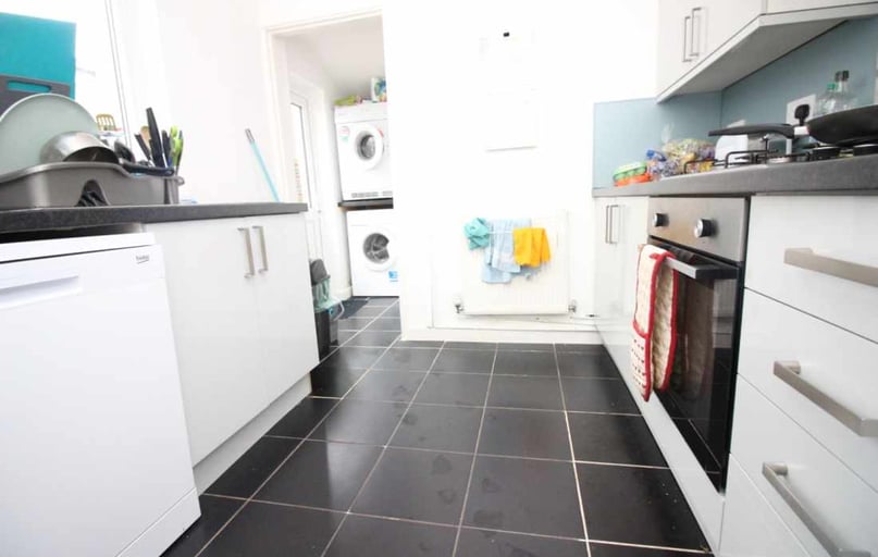 Cathays, Cardiff - Image 1