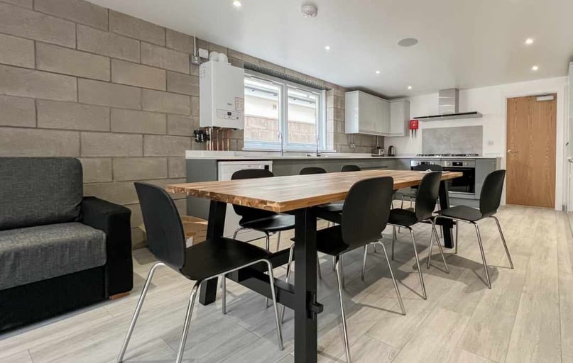 Cathays, Plasnewydd, Cardiff - Image 1