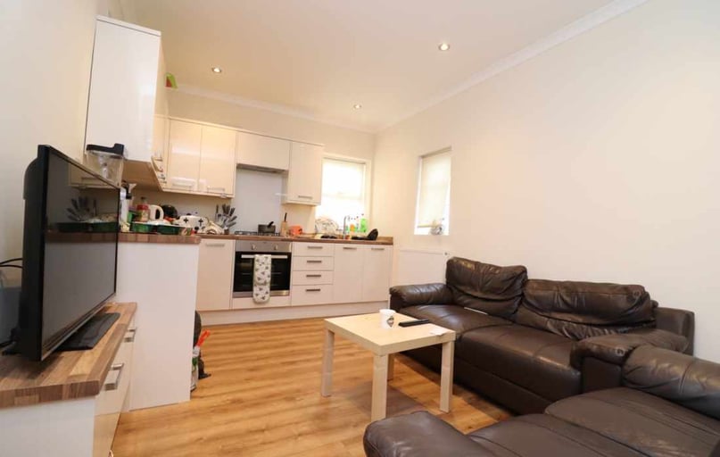 Cathays, Cardiff - Image 1