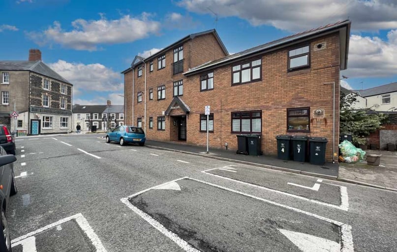 Cathays, Cardiff - Image 1