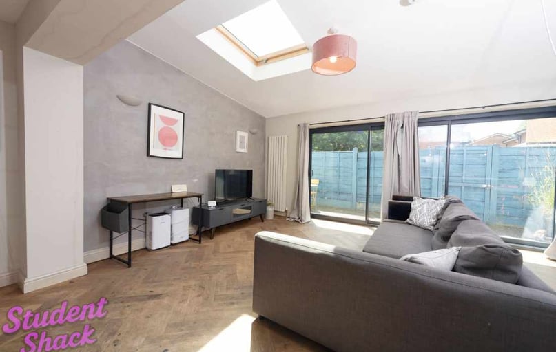 Redmere Grove Manchester, Fallowfield, Manchester - Image 1