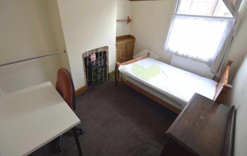 St. Leonards Road, Clarendon Park, Leicester - Image 1