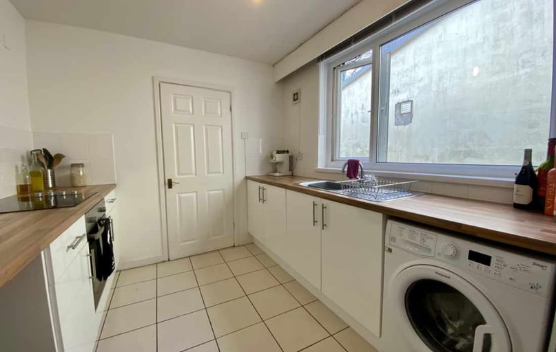 Cathays, Cardiff - Image 1