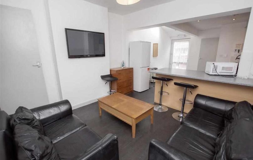 Dawlish Road, Selly Park, Birmingham - Image 1