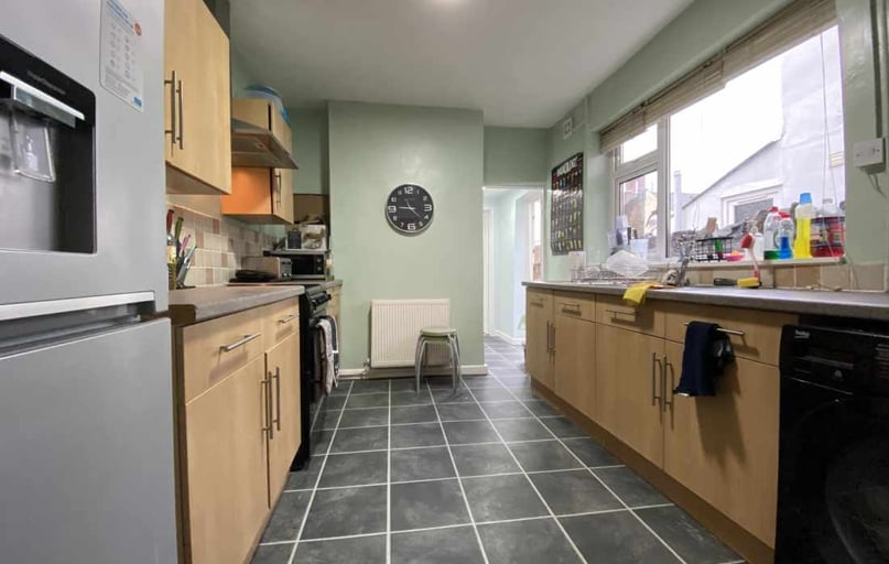 Cathays, Cardiff - Image 1