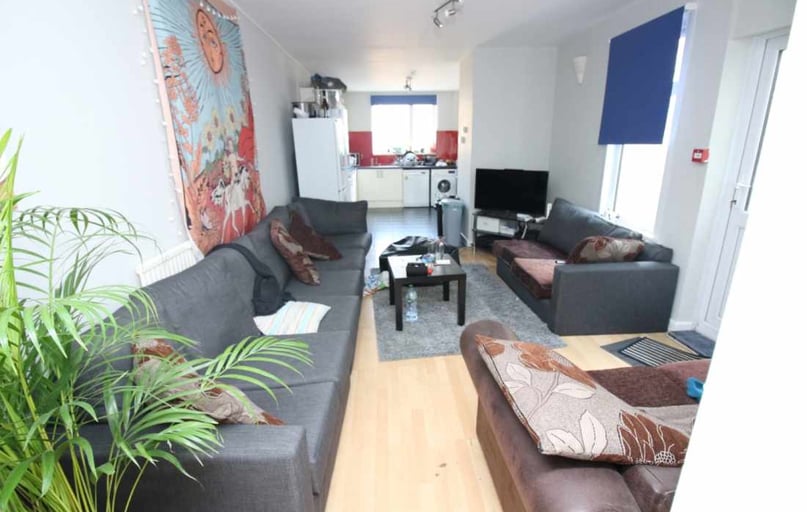 Cathays, Cardiff - Image 1