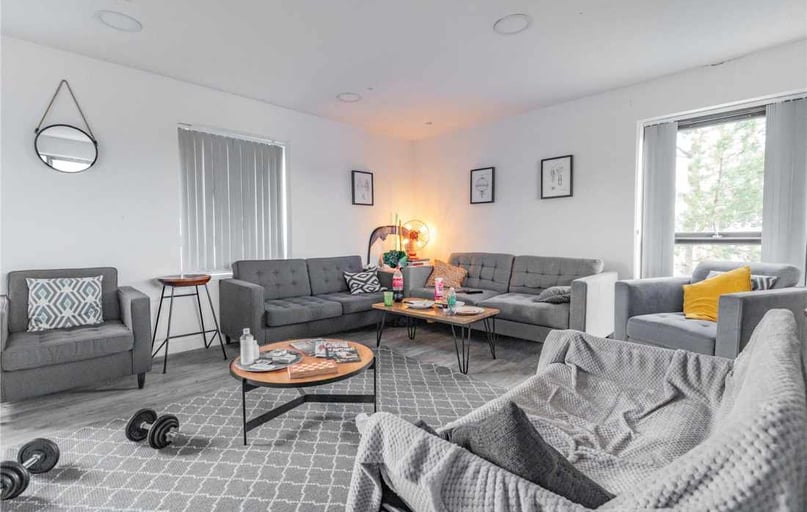 107d, Selly Oak, Birmingham - Image 1