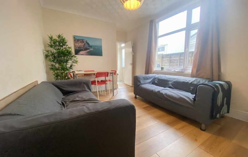 Roath, Cathays, Cardiff - Image 1