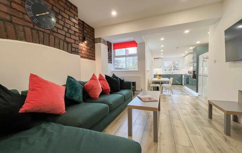 Cathays, Cardiff - Image 1