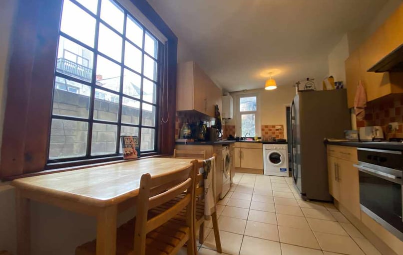 Roath, Plasnewydd, Cardiff - Image 1