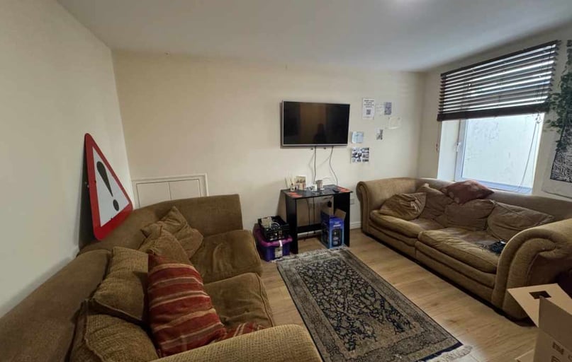 Cathays, Plasnewydd, Cardiff - Image 1