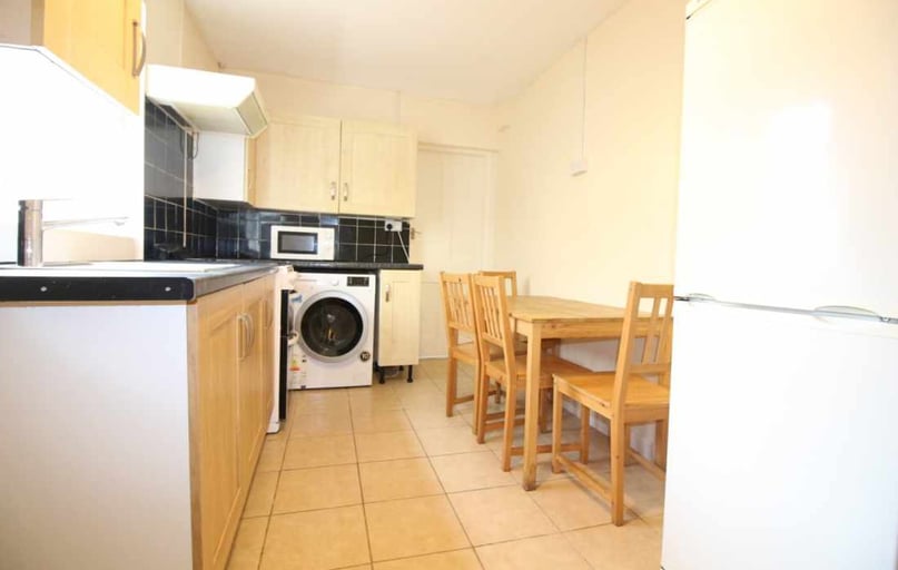 Cathays, Maindy, Cardiff - Image 1