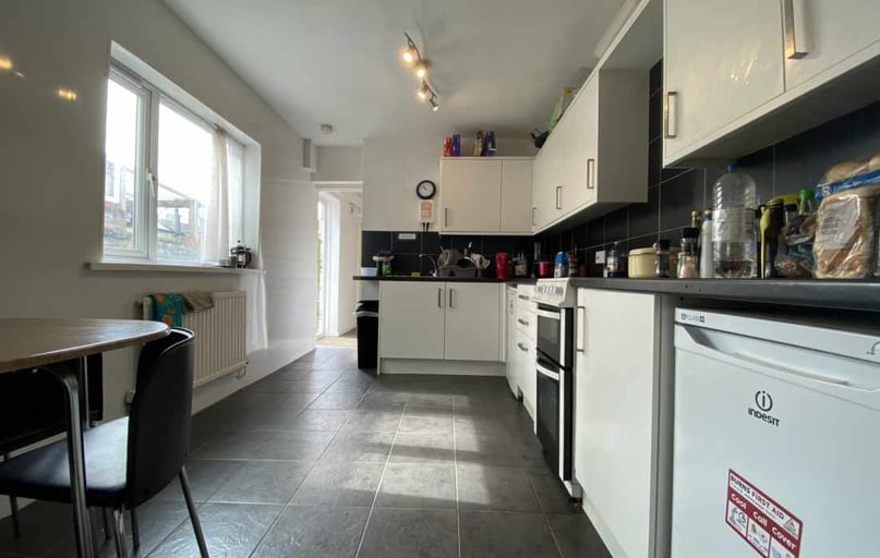 Cathays, Cardiff - Image 1