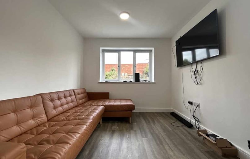 Cathays, Cardiff - Image 1