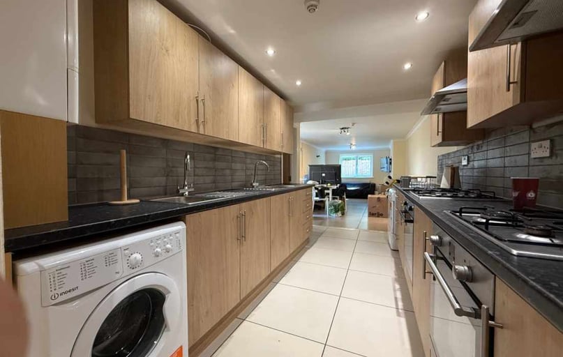 Cathays, Cardiff - Image 1