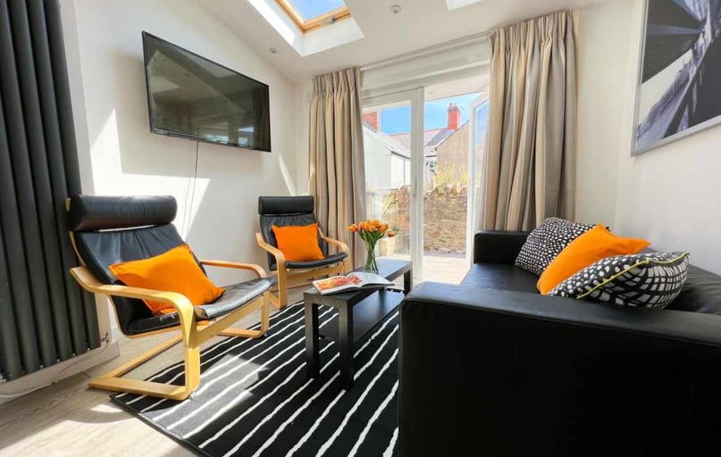 Cathays, Cardiff - Image 1