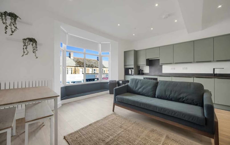 Roath, Plasnewydd, Cardiff - Image 1