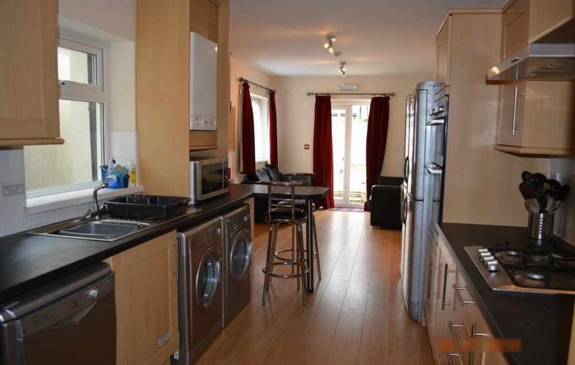 Cathays, Cardiff - Image 1