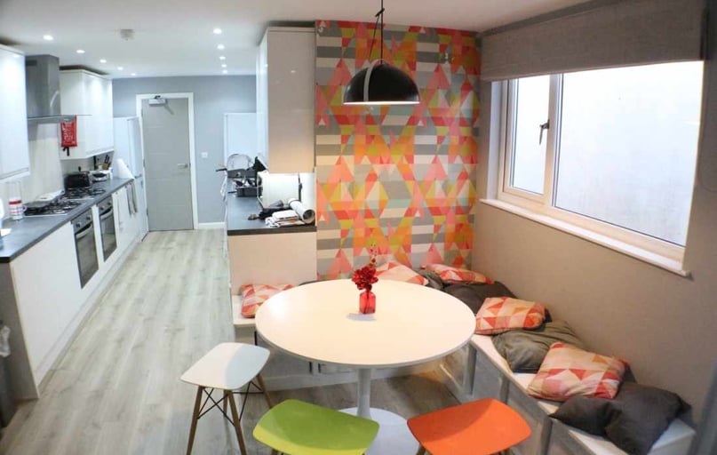 Cathays, Cardiff - Image 1