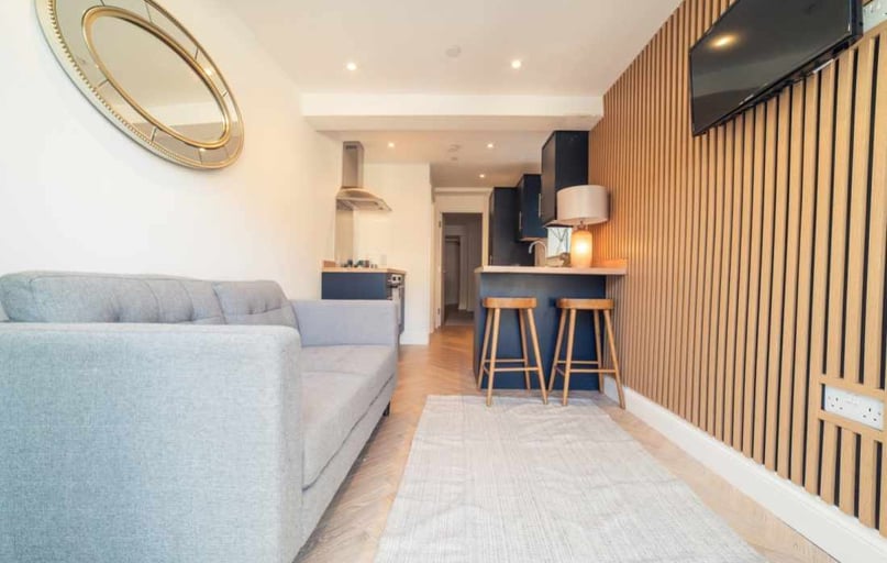 Roath, Plasnewydd, Cardiff - Image 1